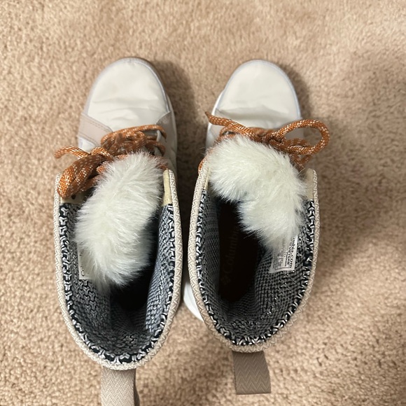 Columbia women’s Femmes Meadows shorty boots - Picture 3 of 8